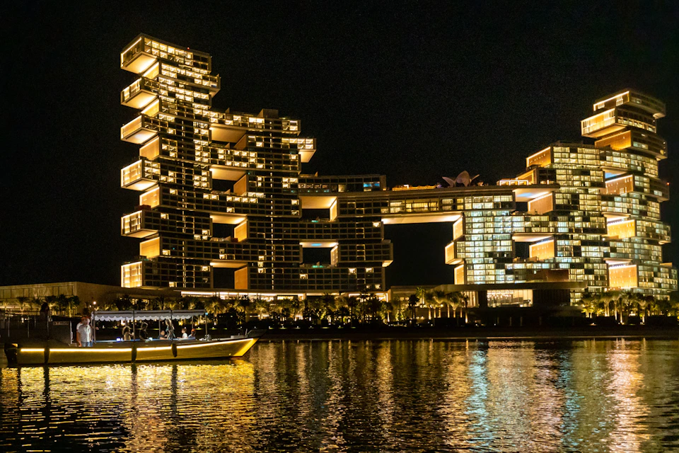 See the magnificent architecture of The Royal Atlantis!
