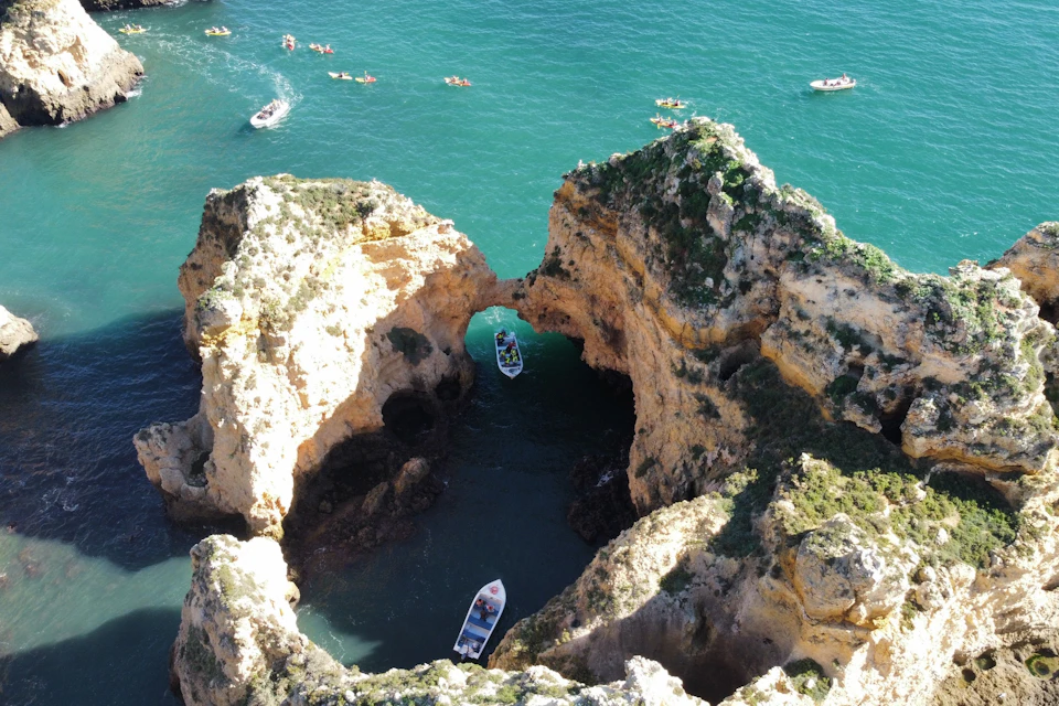Navigate along rock formations