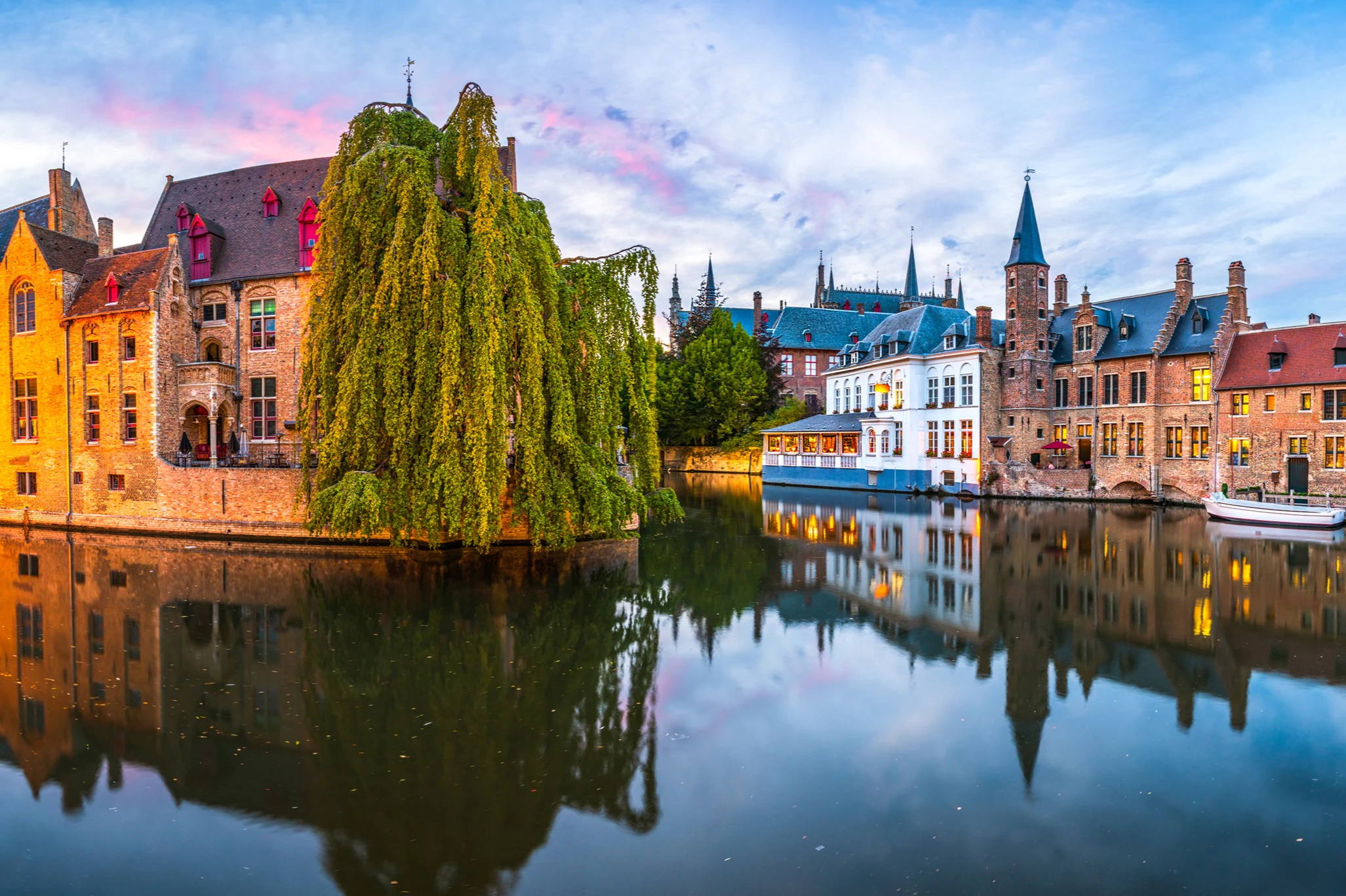 Bruges: Guided Tour from Paris