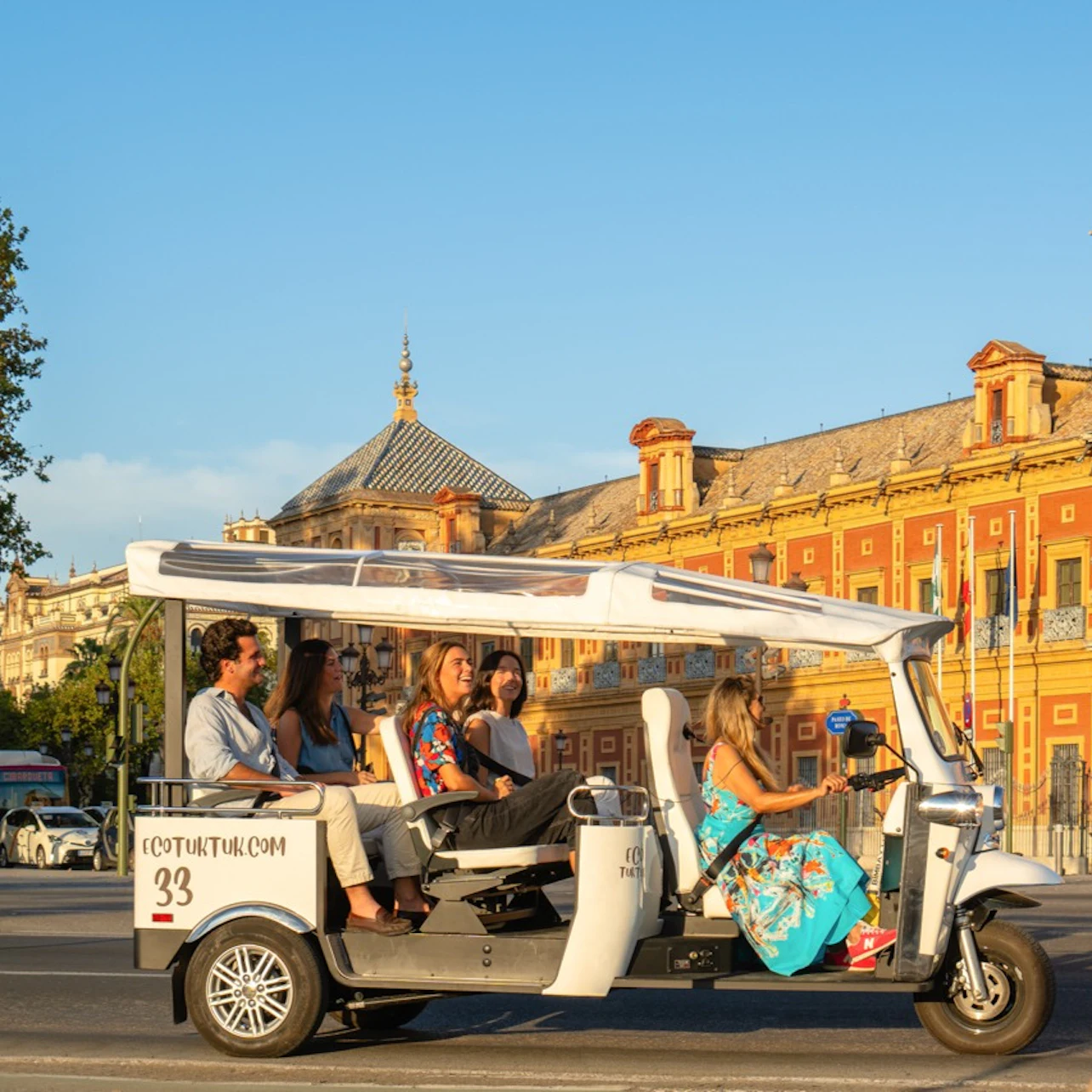 Seville: 1-Hour Tour by Private Electric Tuk Tuk