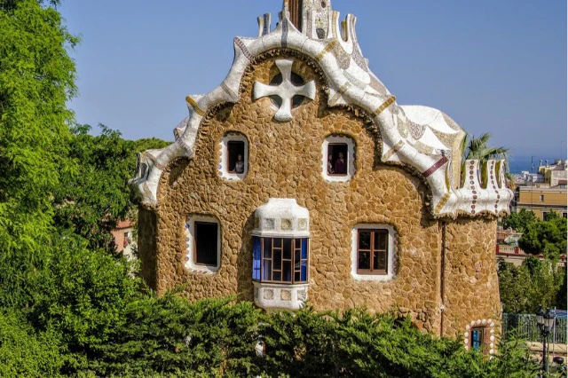 Park Güell: Exclusive Guided Tour With Priority Access