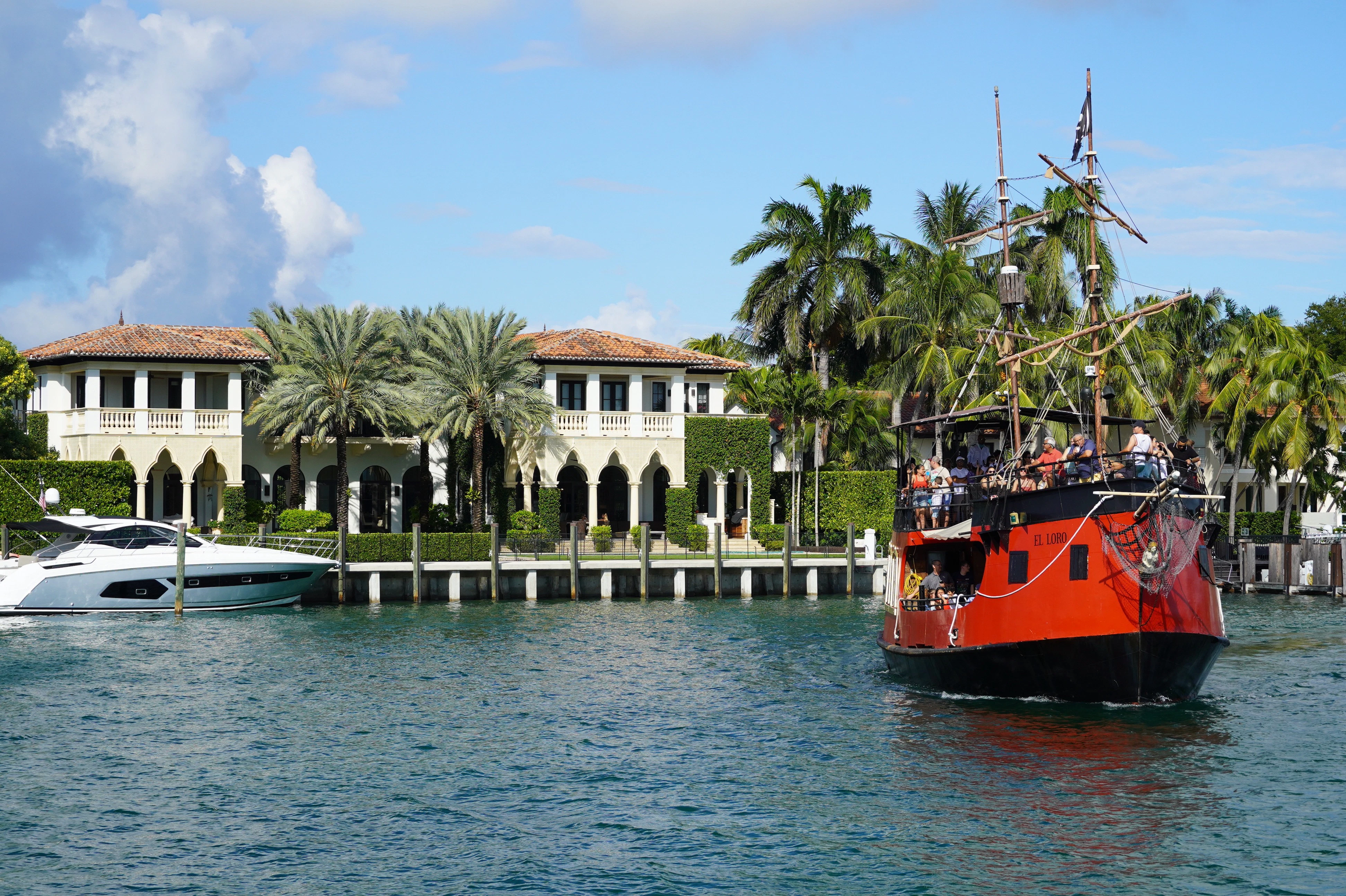 Miami: Pirate Boat Sightseeing Cruise