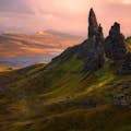The Old Man of Storr : Une incroyable formation rocheuse qui a une belle histoire.