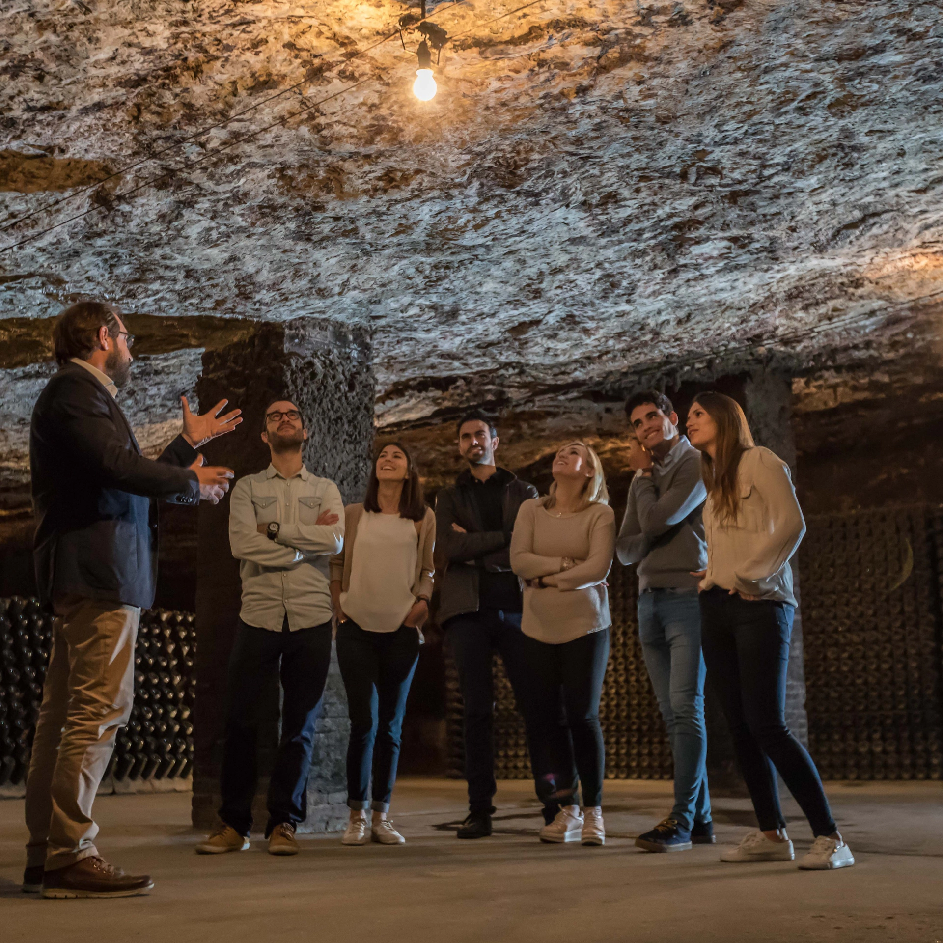Caves Freixenet: Visita guiada al celler i tast + aperitiu