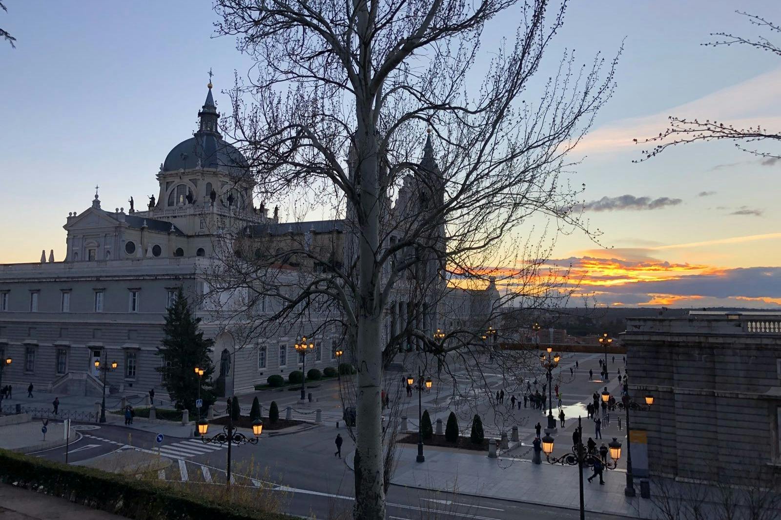 Madrid: Guided Night E-bike Tour
