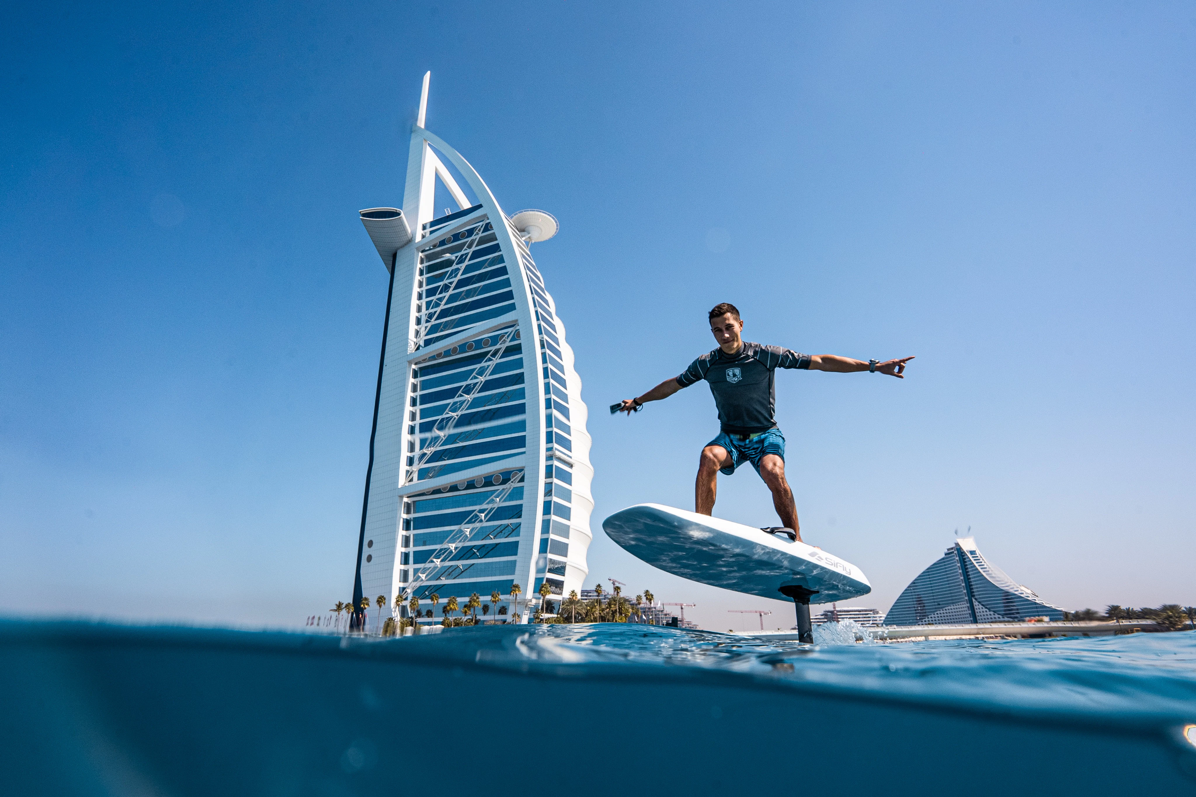 Dubai: Guided eFoil Experience