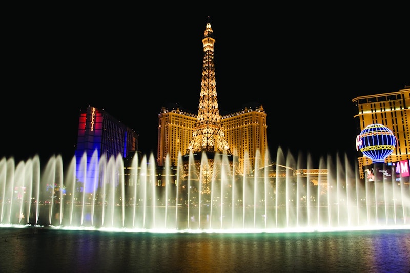 Fountains of Bellagio & Paris Eiffel Tower Light Show Combo On Our