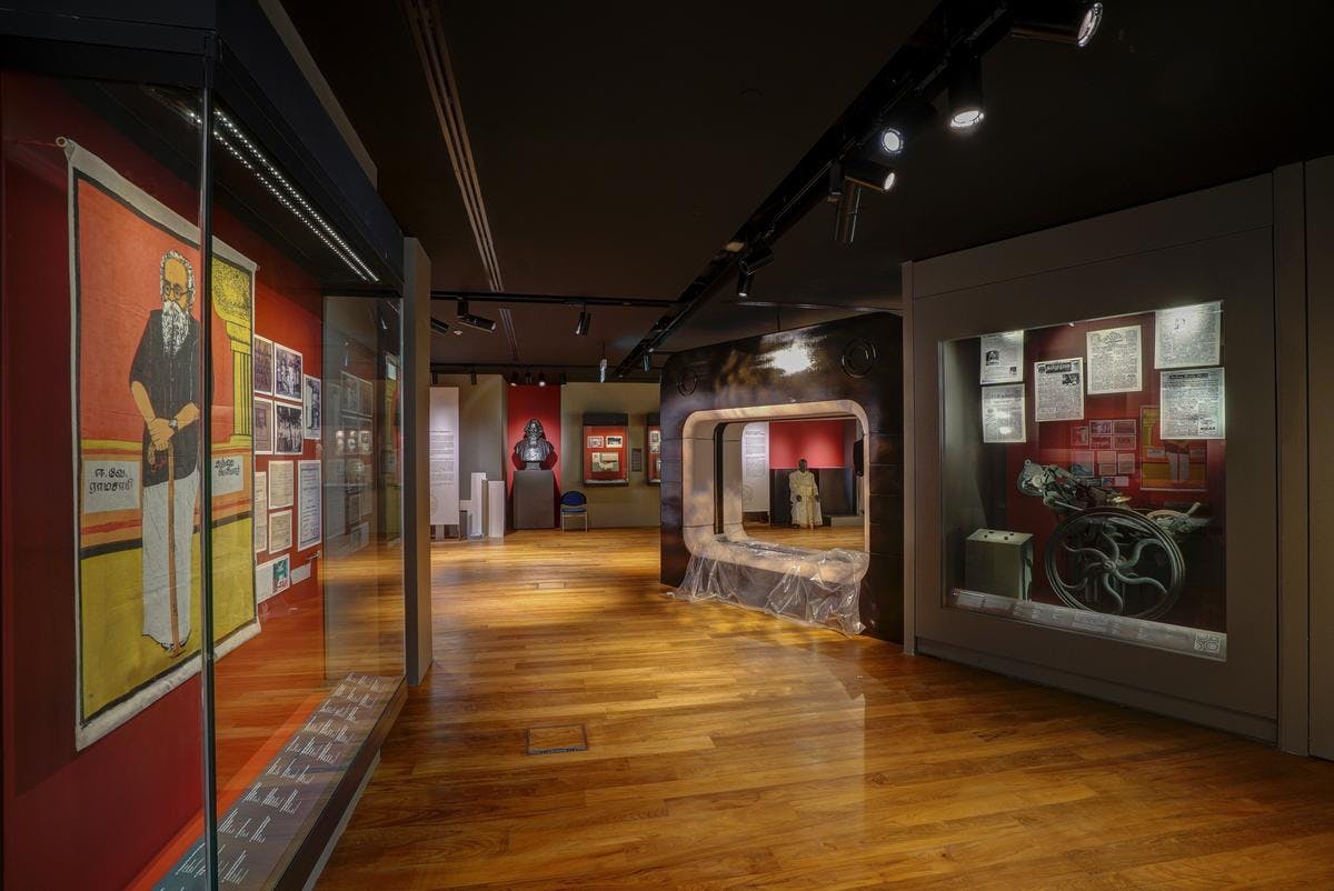 На фотографии товара