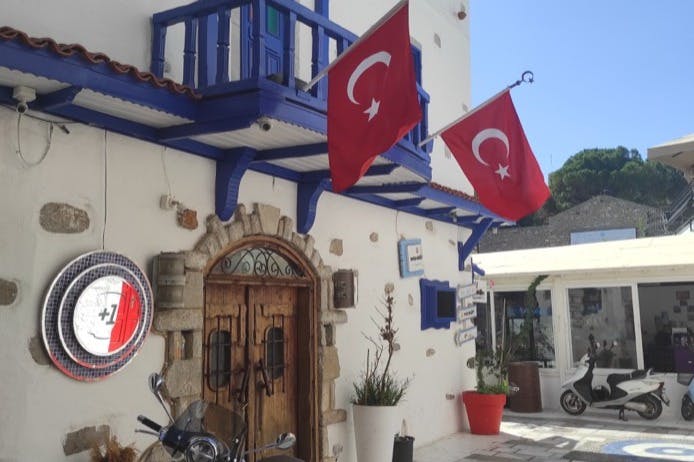 ボドルムの典型的な通りを訪れよう