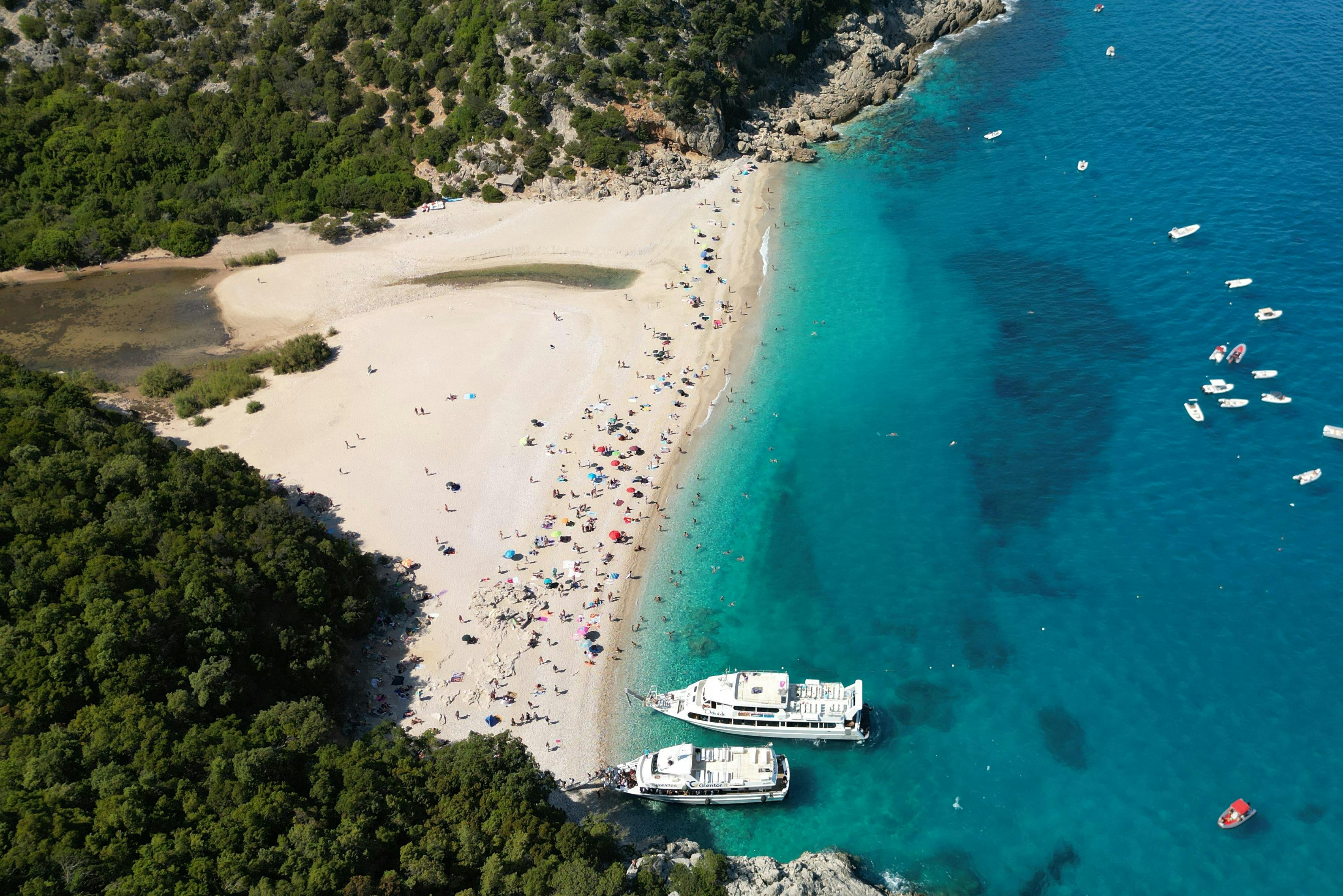 Golfo di Orosei: tour in barca con soste in spiaggia — 5