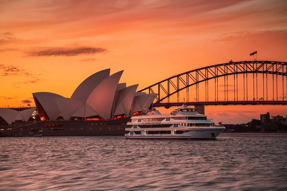 Sydney Harbour: Sunset Dinner Cruise by Captain Cook