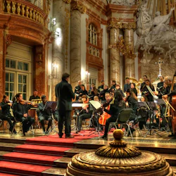 Orkester i Sankt Karlskyrkans helgedom Wien