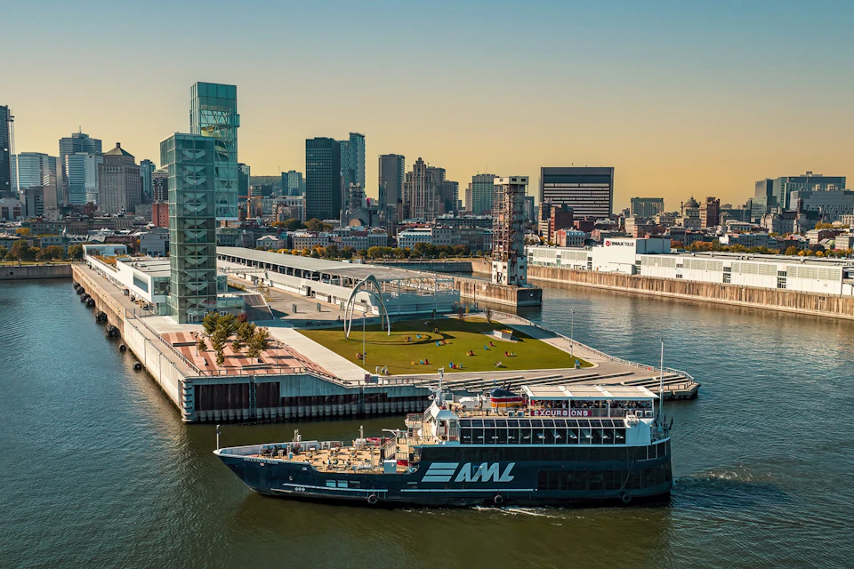 3-course Dinner Cruise in Montreal