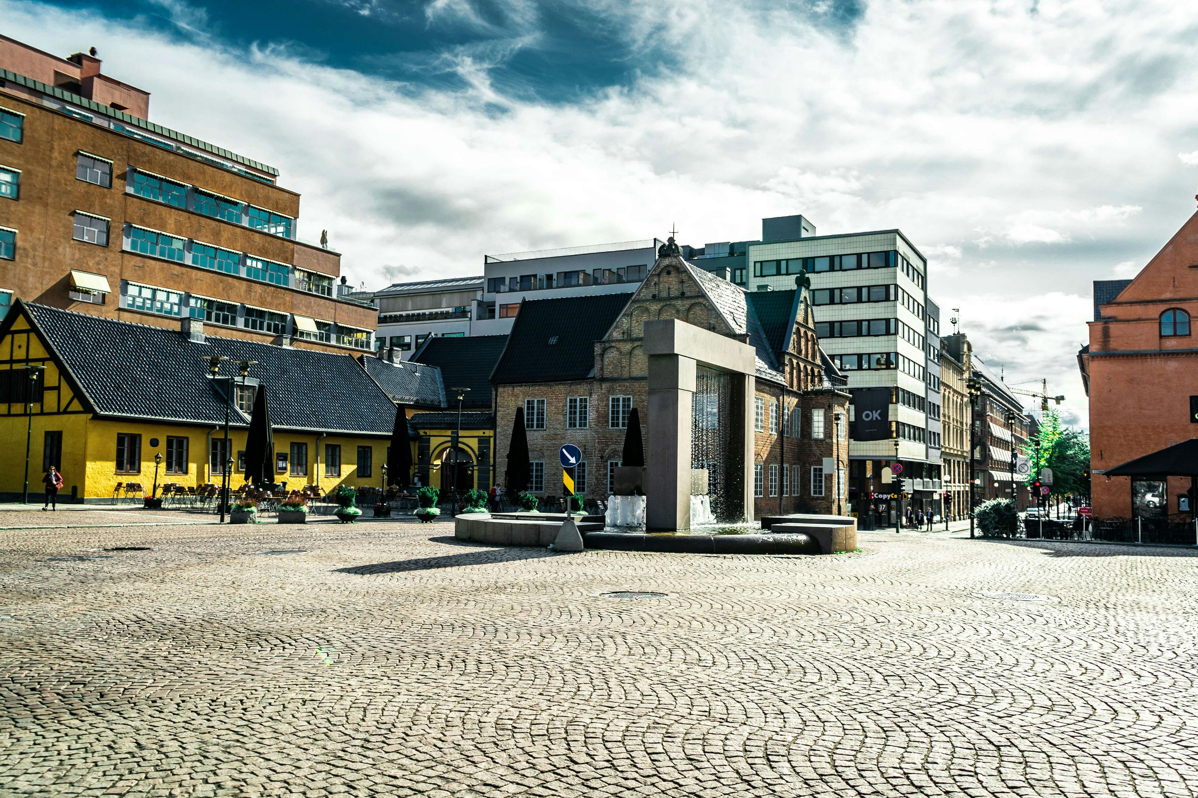 Christiania Torv with the Glove