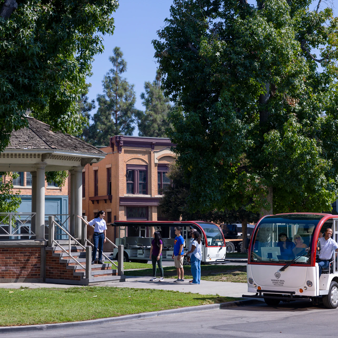Warner Bros. Studio Tour Hollywood: Guided Tour in Burbank – Tiqets