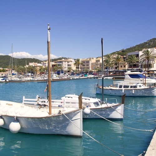 Santa Ponsa: Cruise & Glass-Bottom Boat to Puerto de Andratx