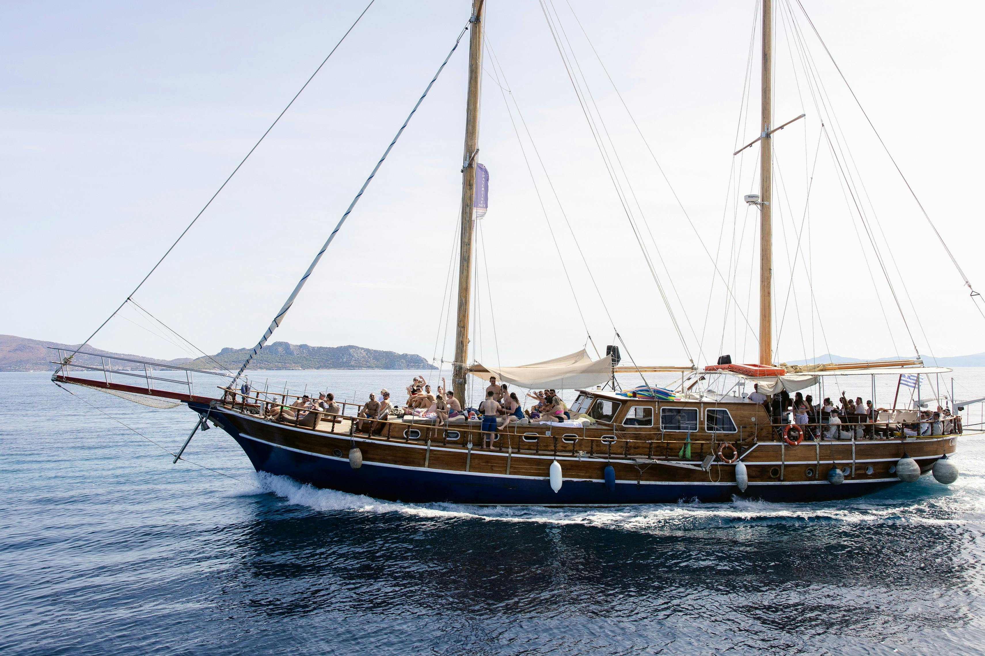 Riviera de Atenas: Passeio de barco de meio dia com jantar, bebidas e paragem para nadar - Photo 9