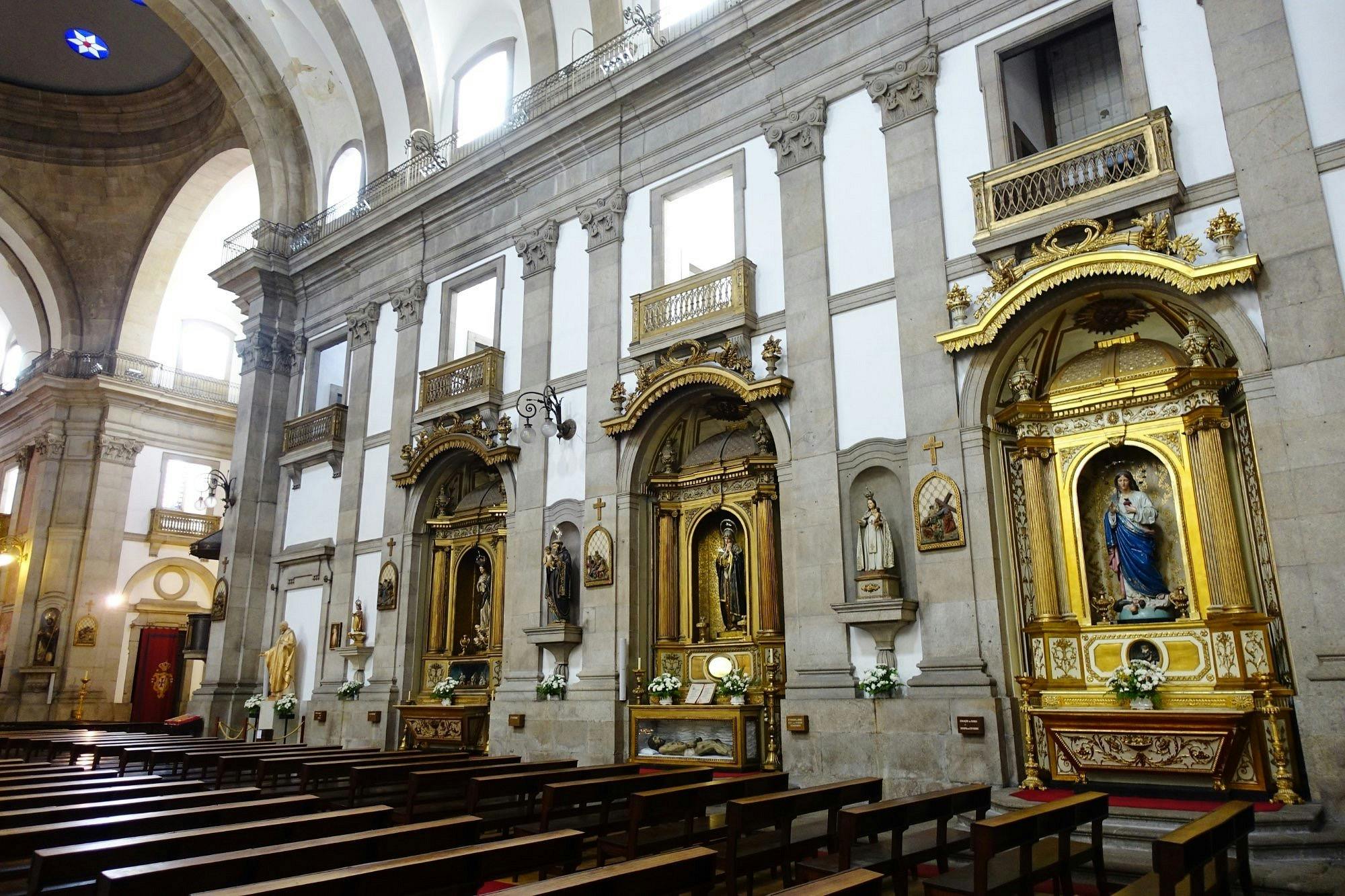 Interior de l'església