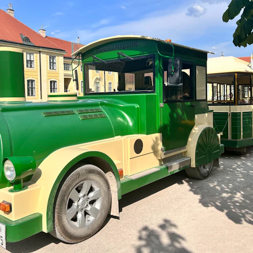 Viena: Panoramabahn Schönbrunn Express Hop-on Hop-off Train - Photo 13
