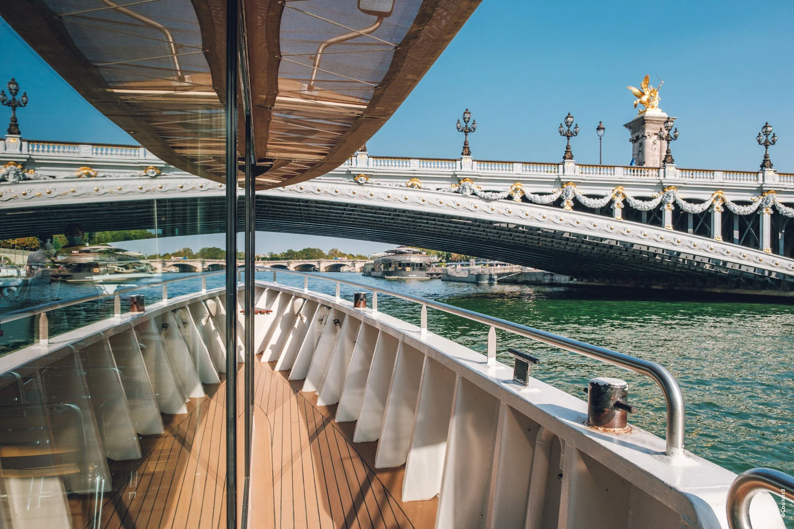 Seine River: Cruise by Bateaux Parisiens + Eternal Notre-Dame: Virtual Experience