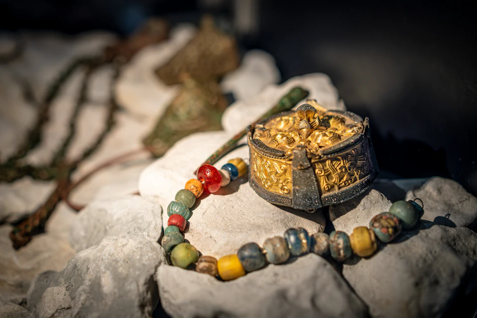 Viking Age jewelry, grave find from Gotland