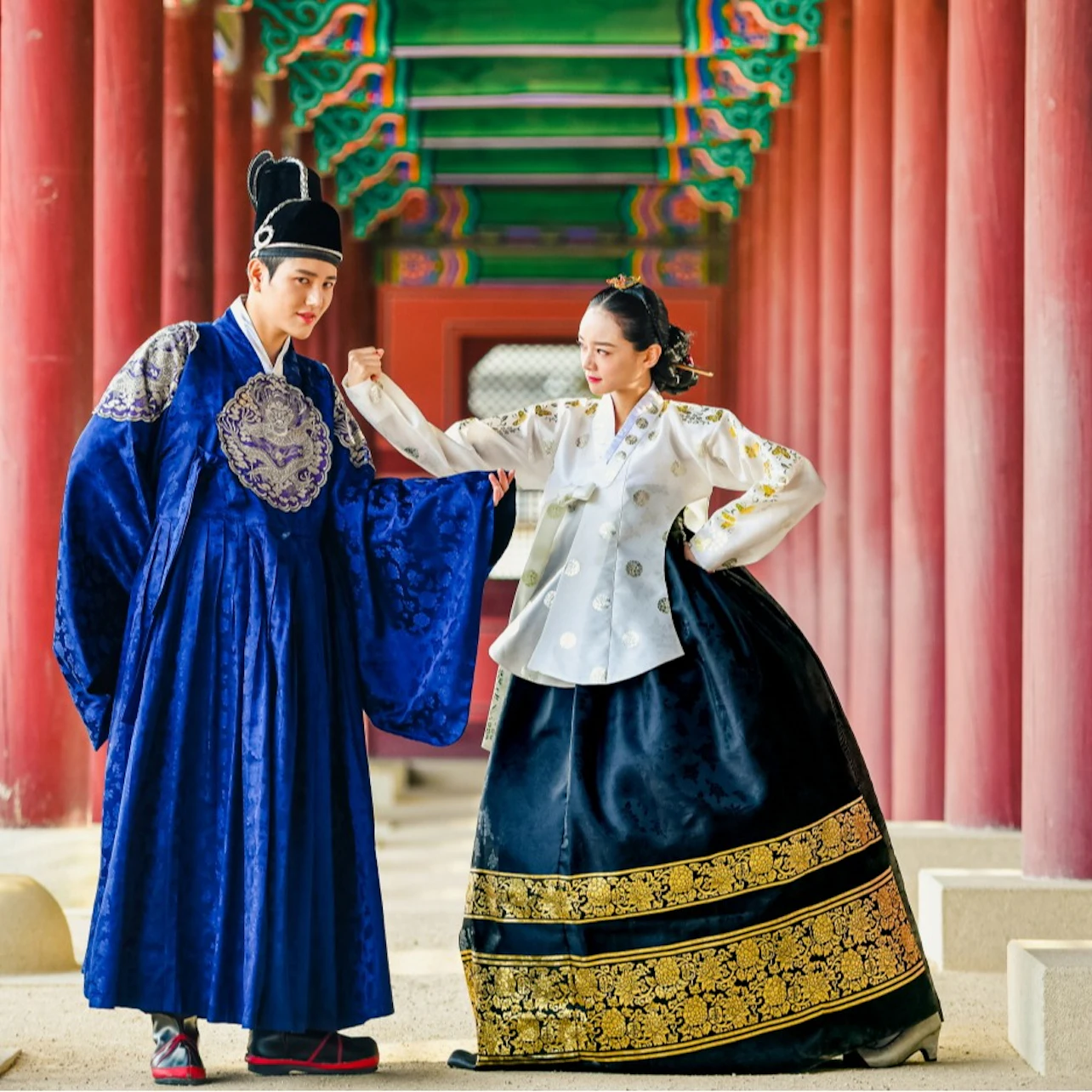 Photoshoot, Premium Hanbok Rental & Make-Up At Gyeongbokgung: Wedding Royal Premium Hanbok All Day in Seoul – Tiqets