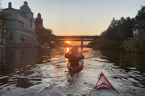 Stockholm: Sunset Kayak Tour in City Centre + Swedish Fika