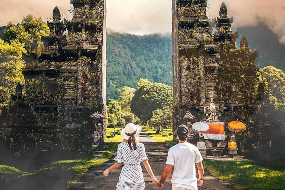 Handara Gate