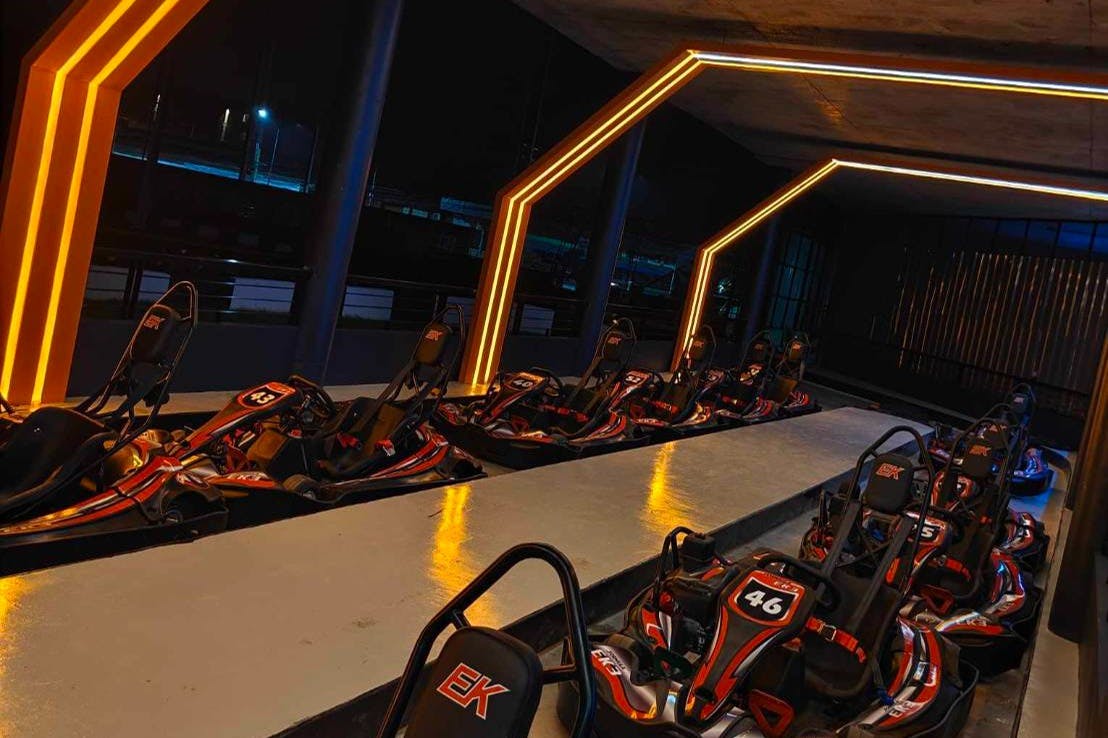 Pit Lane Racing Track