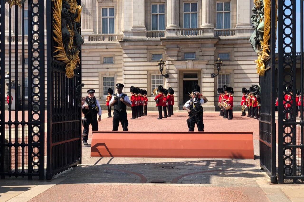 Gates at Buckingham Palace