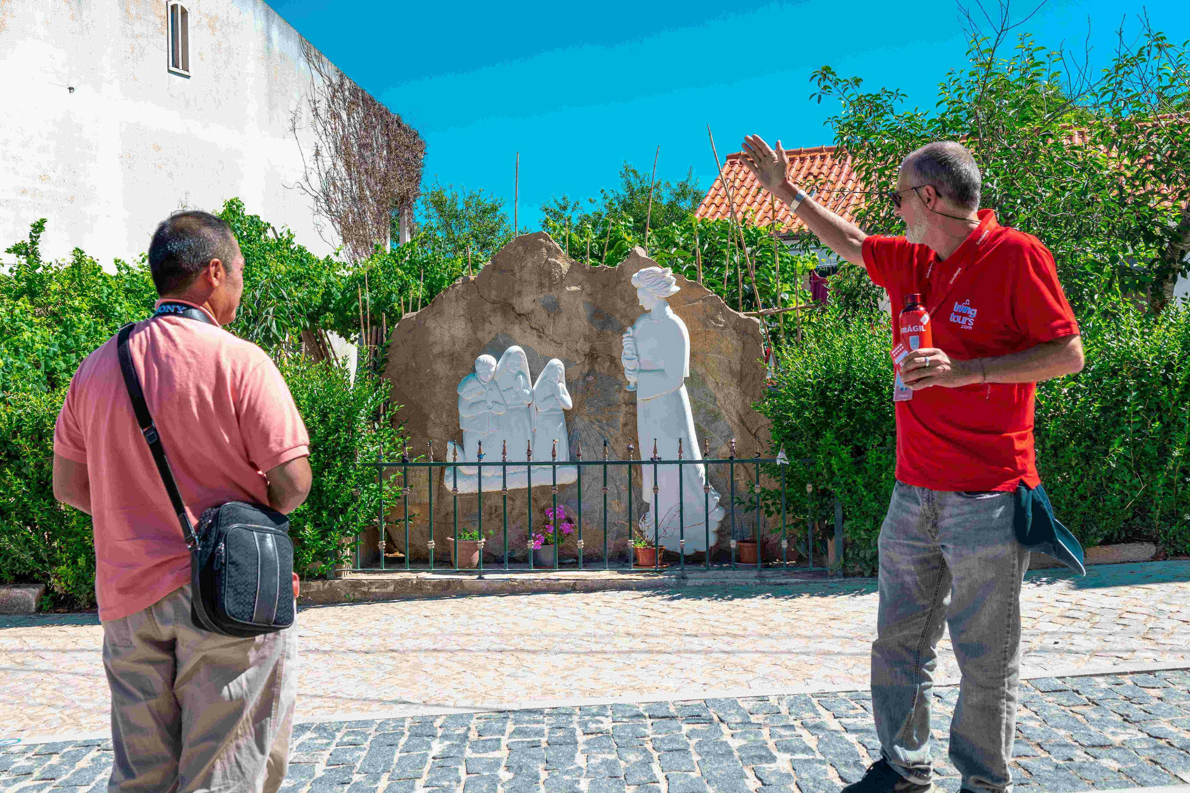 Pena Palace, Nazaré & Fátima: Small-Group Guided Tour from Lisbon - Photo 4