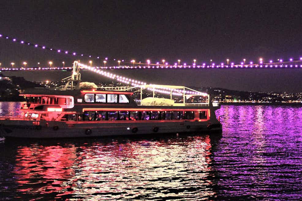 Bootstour Mit Abendessen Abendshow Tiqets