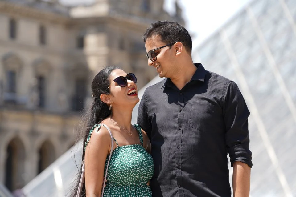 Paris: Professional Photoshoot at Louvre Museum