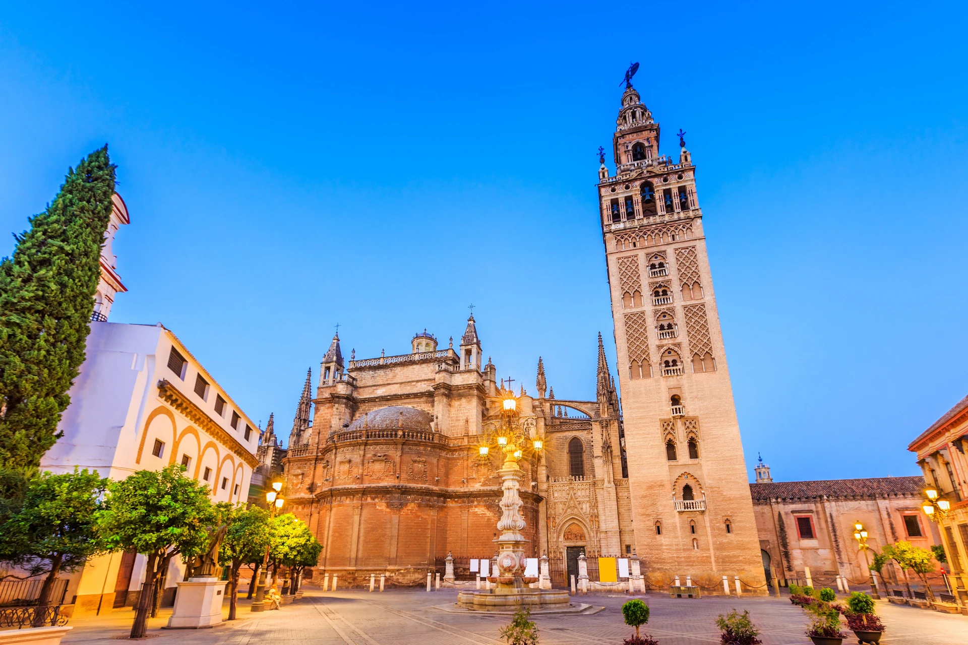Giralda and back of the Seville Cathedral