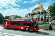 Bostonský vyhlídkový dvoupatrový otevřený autobus