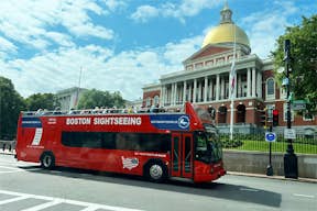 Достопримечательности Бостона: двухэтажный автобус с открытым верхом