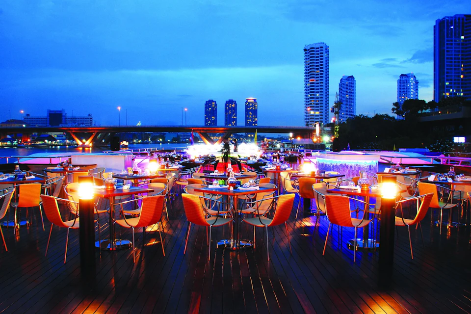 Wonderful Pearl Cruise in Bangkok at River City Pier