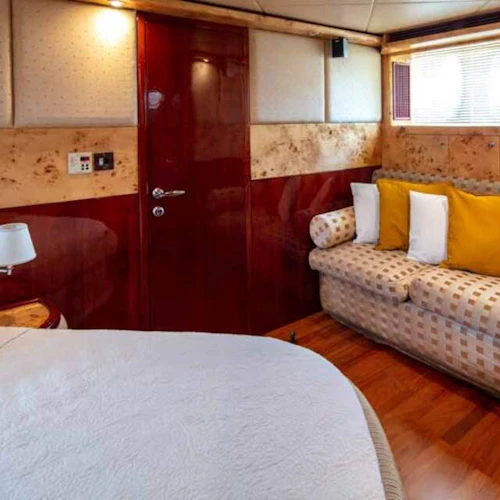 Dubai: Private Luxury Yacht Experience - Photo 12