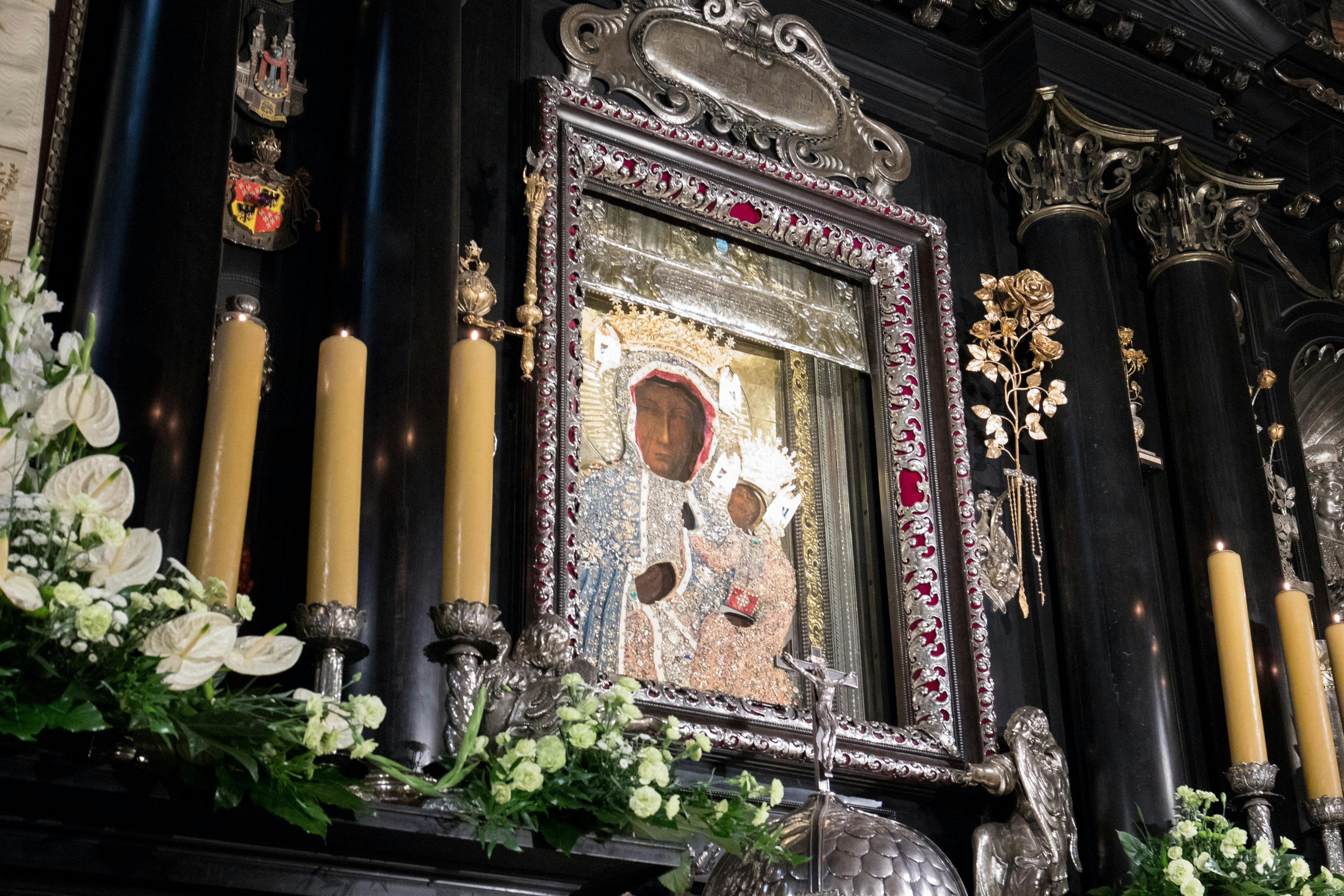 체스토호바에 있는 성모 마리아의 기적적인 모습.