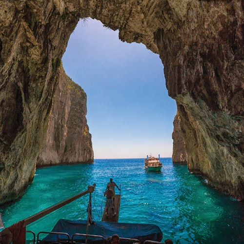 Crucero por las Cuevas Azules de Paxos y Antipaxos (pueblo de Lakka) desde el puerto de Corfú