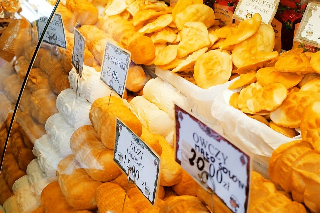 在扎科帕内品尝当地奶酪