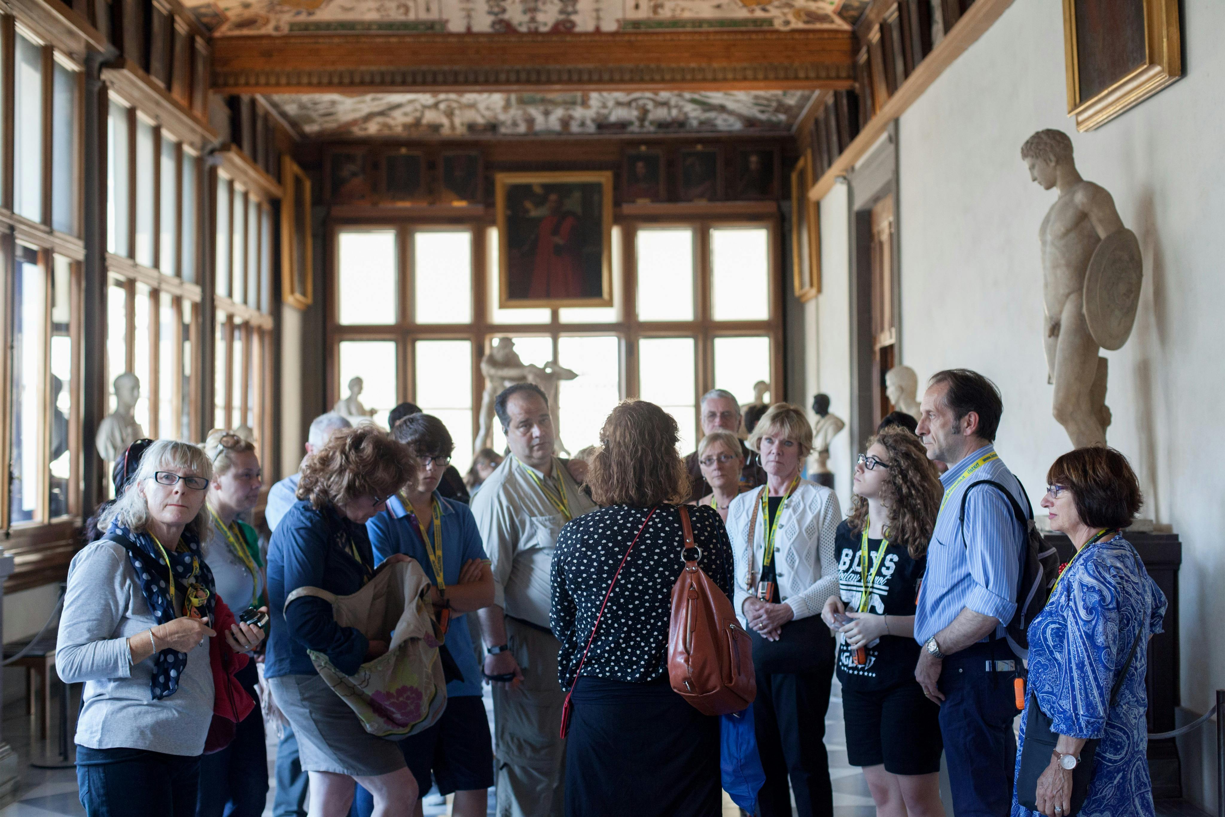 Uffizi Gallery: Reserved Entry + Small Group Guided Tour 3
