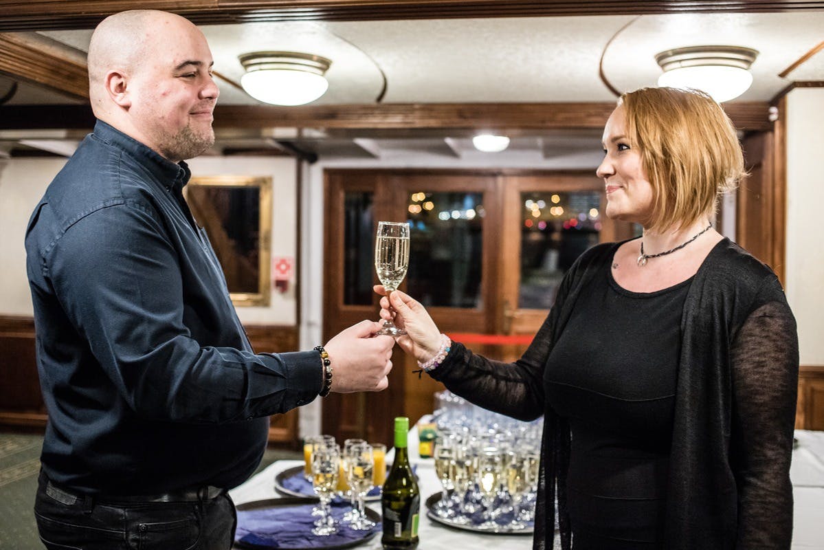 Ποτό καλωσορίσματος που σερβίρεται μετά την επιβίβαση