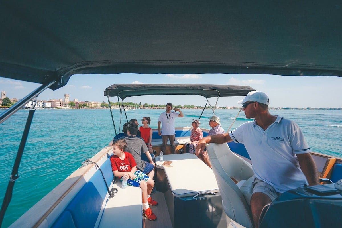 锡尔苗内游船之旅