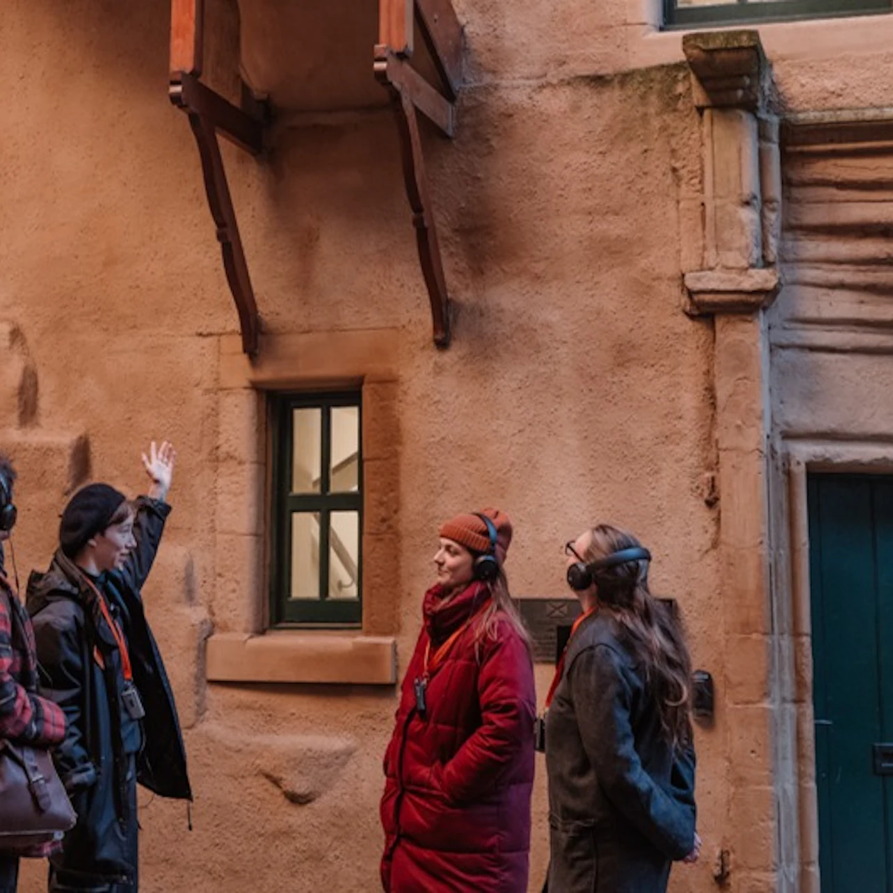 Edinburgh Castle & Royal Mile: Guided Walking Tour in Edinburgh β Tiqets