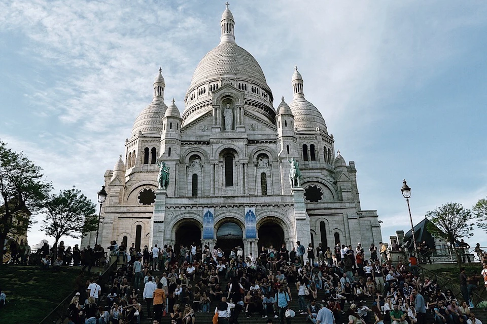 Guided walking tours of Montmartre with Babylon Tours
