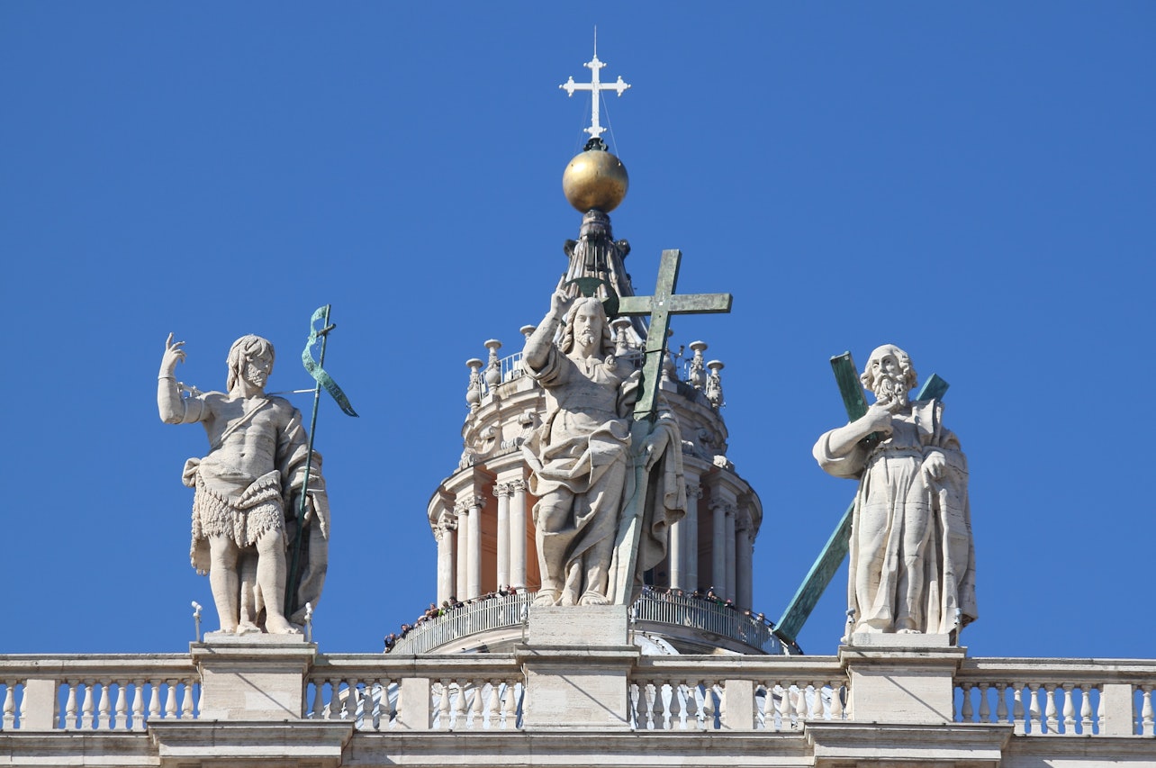 Basílica de San Pedro, Cúpula y Grutas Papales: Visita guiada por la mañana temprano - Alojamientos en Roma