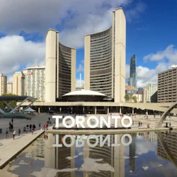 Toronto: Small Group City Tour + Hotel Pickup