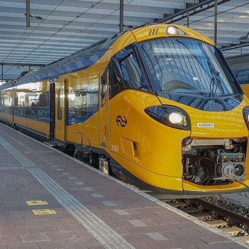 Amsterdam: Train Transfer To/From Leiden and Amsterdam