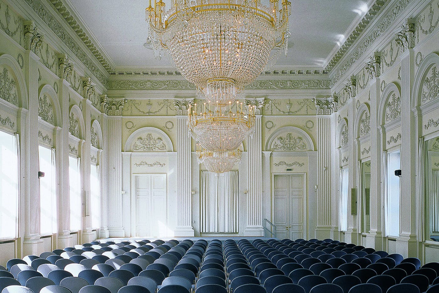 Max Joseph Saal, leer, bei Tageslicht